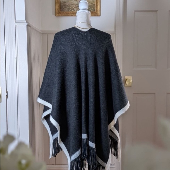 Vince Camuto | Sweaters | Vince Camuto Black Fringe Hooded  NWT Vince Camuto Fringe Knit Wrap Poncho in Black/Cream